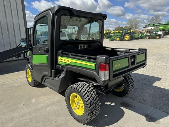 Image of John Deere XUV 835M equipment image 2