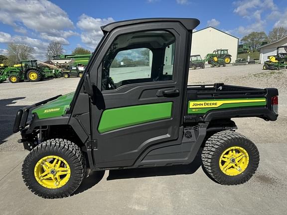 Image of John Deere XUV 835M equipment image 1