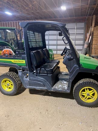 Image of John Deere XUV 835M equipment image 2