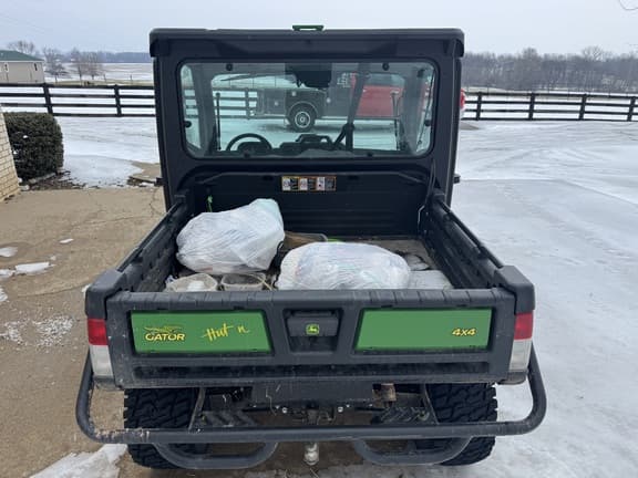 Image of John Deere XUV 835M equipment image 4