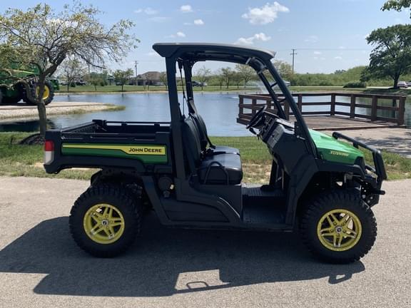 Image of John Deere XUV 835M equipment image 3