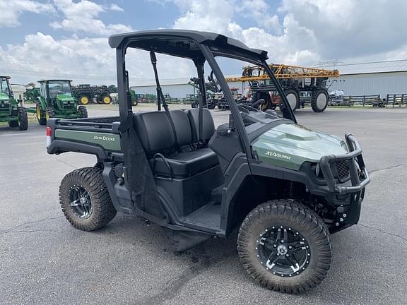 Image of John Deere XUV 835M equipment image 1