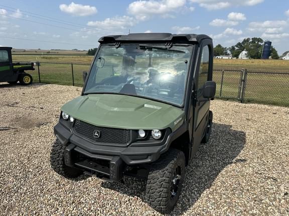 Image of John Deere XUV 835M equipment image 2