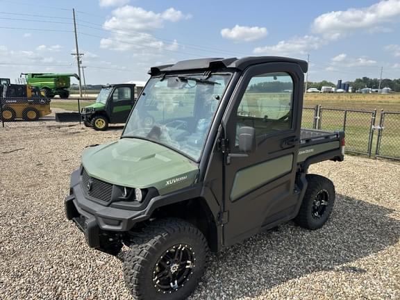Image of John Deere XUV 835M Primary image