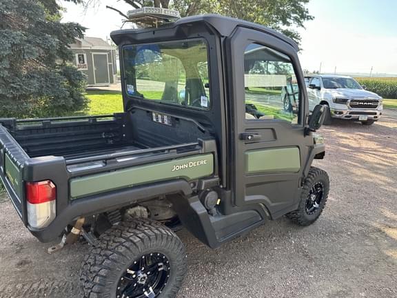 Image of John Deere XUV 835M equipment image 2