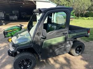2024 John Deere XUV 835M Image