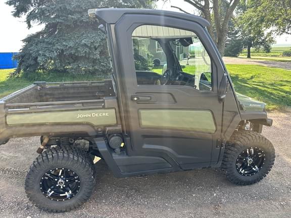 Image of John Deere XUV 835M equipment image 1