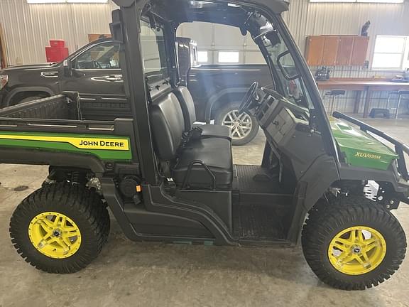 Image of John Deere XUV 835M equipment image 2