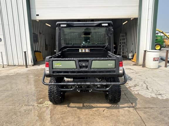 Image of John Deere XUV 835M equipment image 4