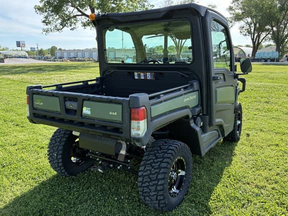 Image of John Deere XUV 835M equipment image 4