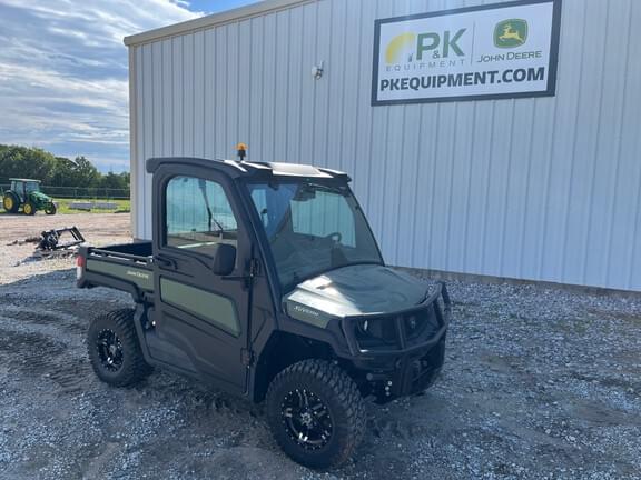 Image of John Deere XUV 835M equipment image 1