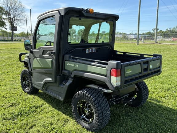 Image of John Deere XUV 835M equipment image 2