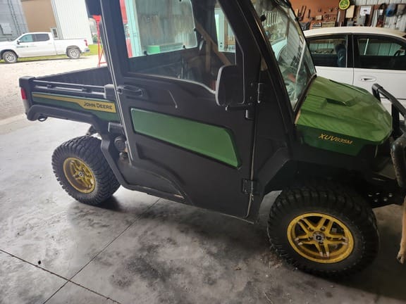 2024 John Deere XUV 835M Equipment Image0