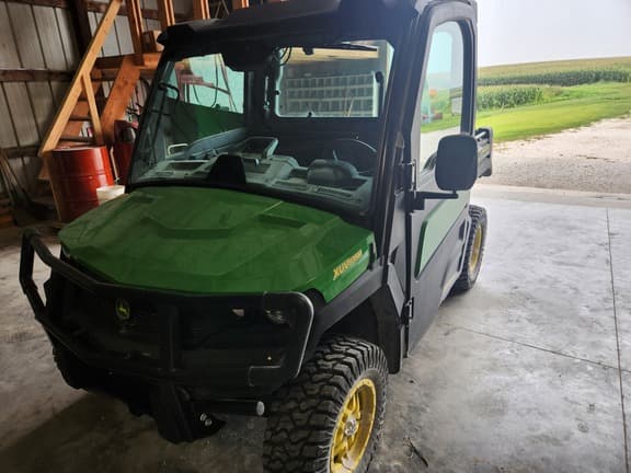 Image of John Deere XUV 835M Primary image