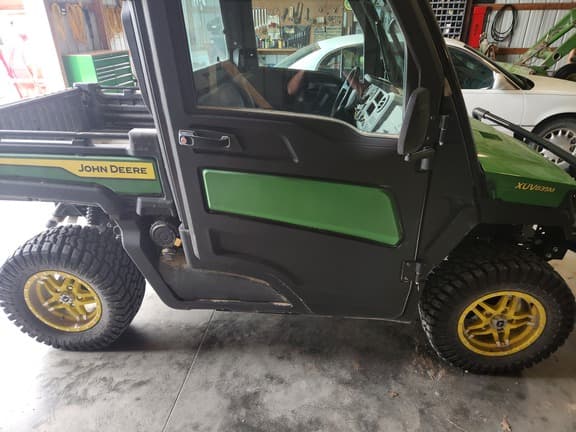 Image of John Deere XUV 835M equipment image 3