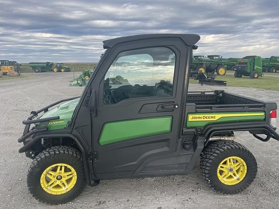 Image of John Deere XUV 835M equipment image 2