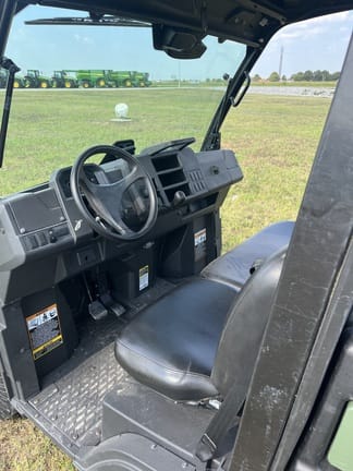 2024 John Deere XUV 835M Equipment Image0