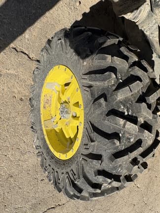 Image of John Deere XUV 835M equipment image 4