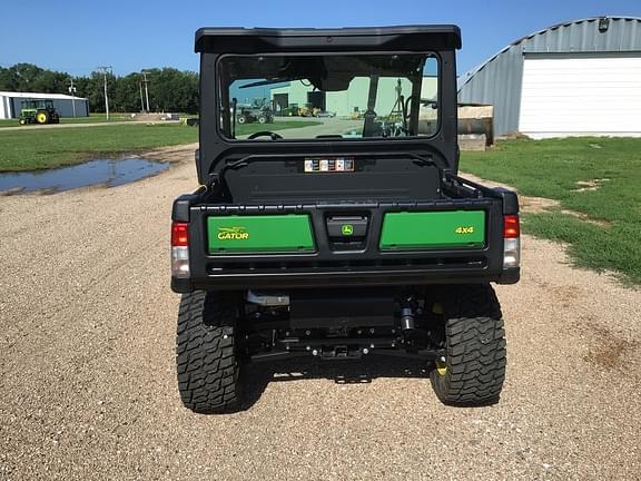 Image of John Deere XUV 835M equipment image 4