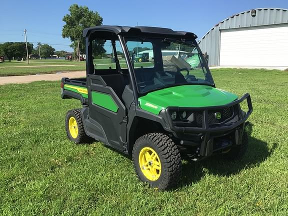 Image of John Deere XUV 835M Primary image