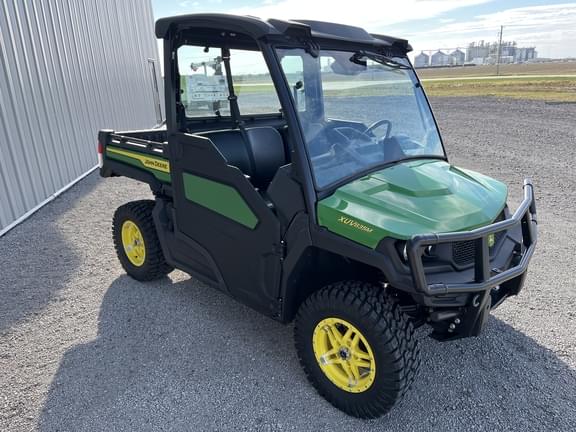 Image of John Deere XUV 835M equipment image 2
