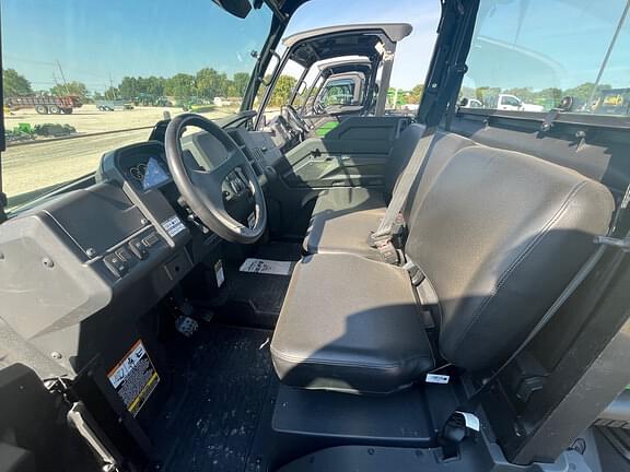 Image of John Deere XUV 835M equipment image 4