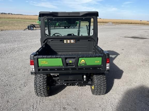 Image of John Deere XUV 835M equipment image 4