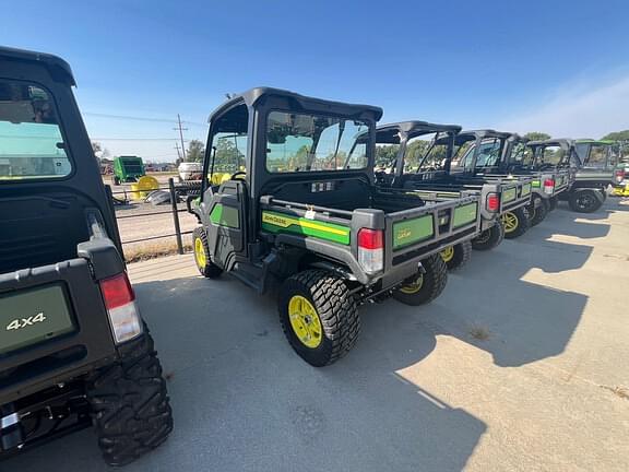 Image of John Deere XUV 835M equipment image 2