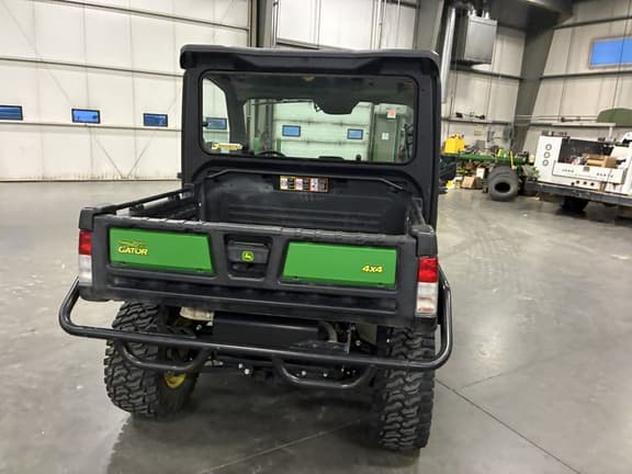 Image of John Deere XUV 835M equipment image 3