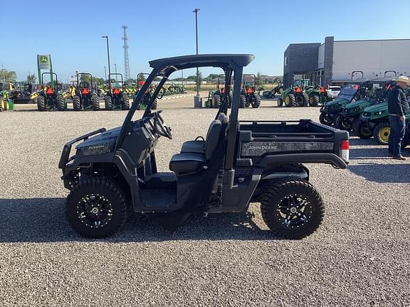 Image of John Deere XUV 835M Primary image