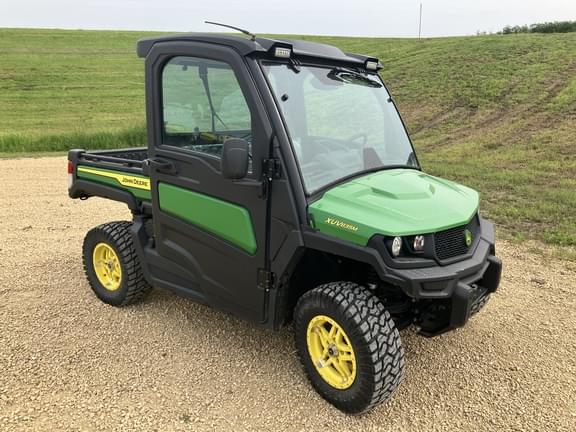 Image of John Deere XUV 835M equipment image 2