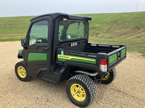 Image of John Deere XUV 835M equipment image 4