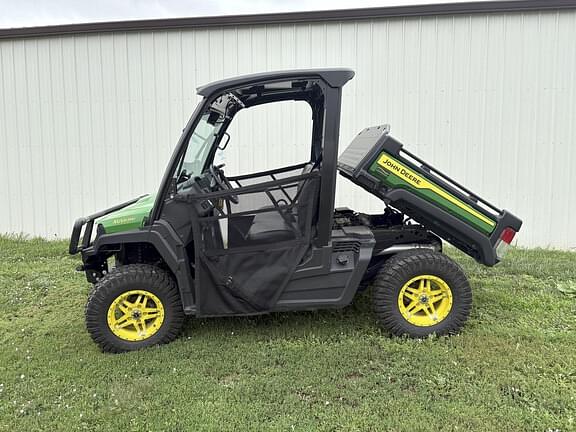 Image of John Deere XUV 835M equipment image 2
