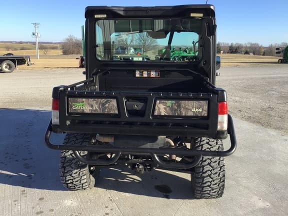 Image of John Deere XUV 835M equipment image 3