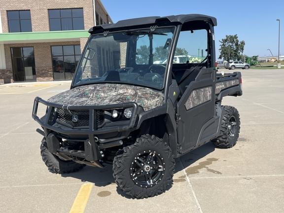 Image of John Deere XUV 835M Primary image