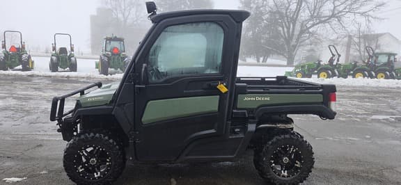 Image of John Deere XUV 835M equipment image 3