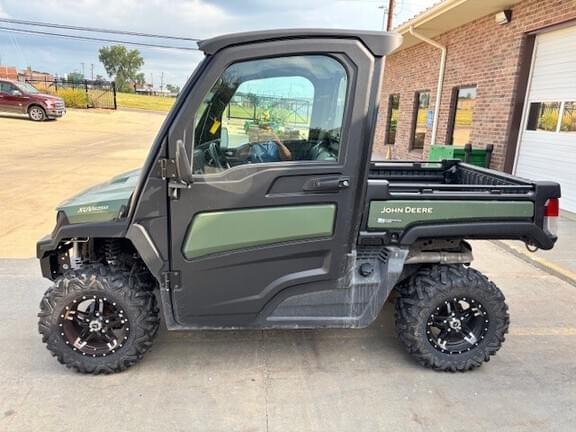Image of John Deere XUV 835M Primary image