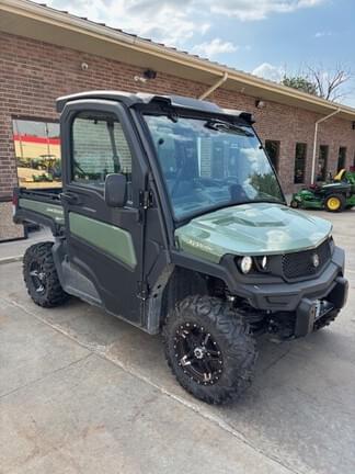 Image of John Deere XUV 835M equipment image 2