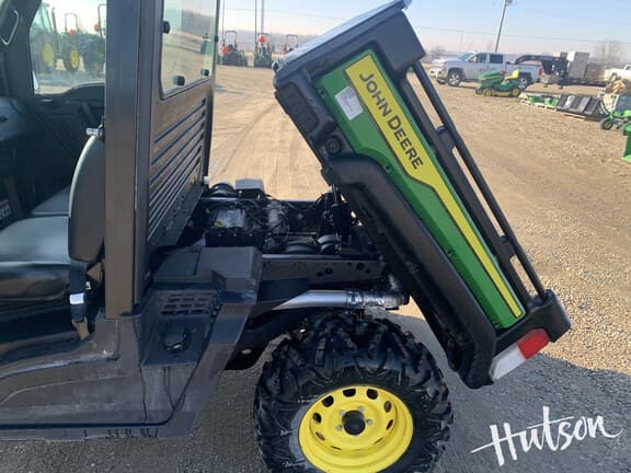 Image of John Deere XUV 835M equipment image 4