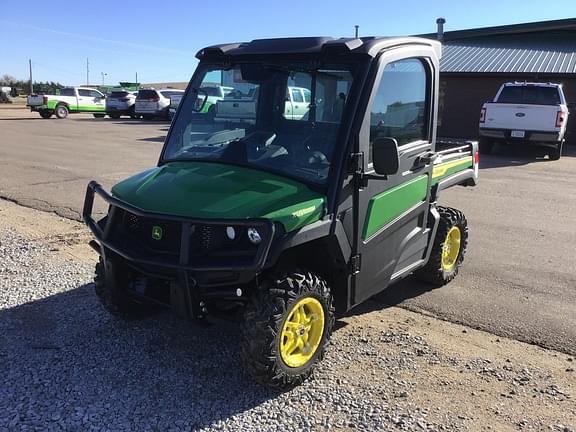 Image of John Deere XUV 835M Primary image