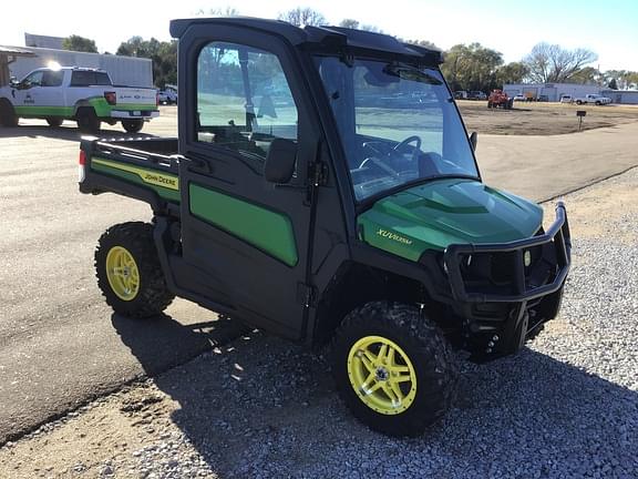 Image of John Deere XUV 835M equipment image 3