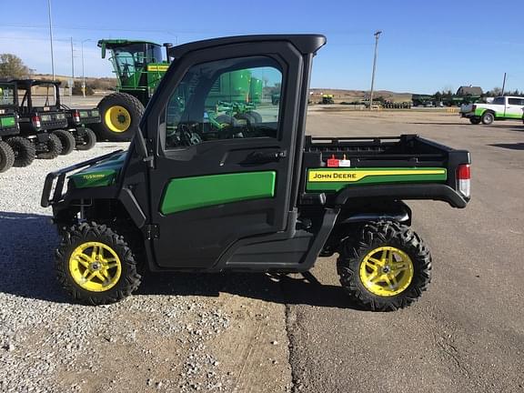 Image of John Deere XUV 835M equipment image 2