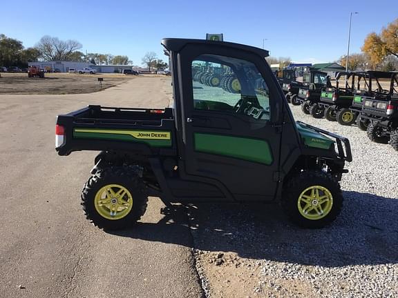 Image of John Deere XUV 835M equipment image 4