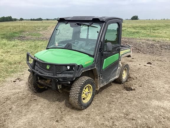 Image of John Deere XUV 835M equipment image 2