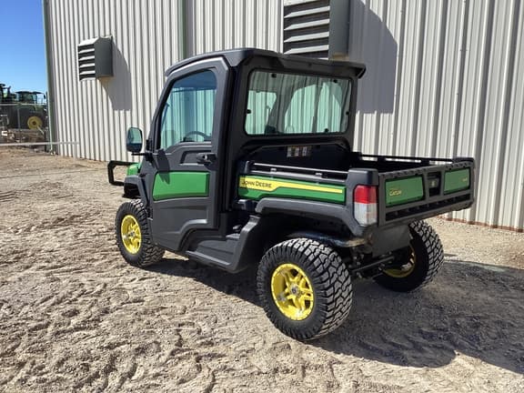 Image of John Deere XUV 835M equipment image 2