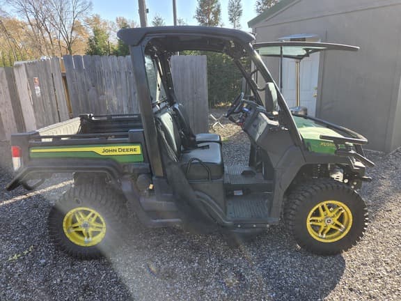 Image of John Deere XUV 835M equipment image 2
