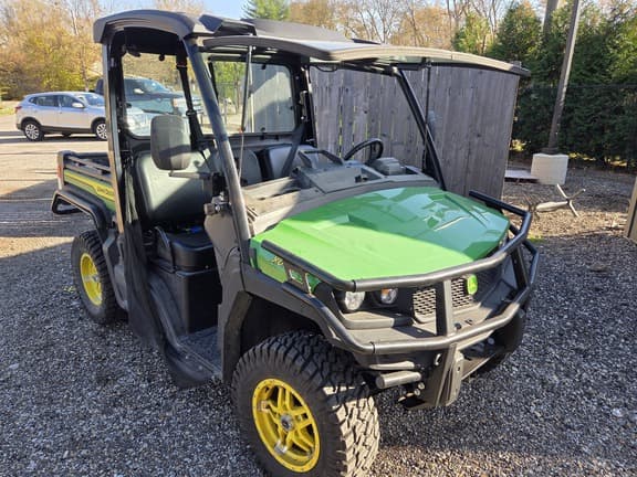 Image of John Deere XUV 835M equipment image 1