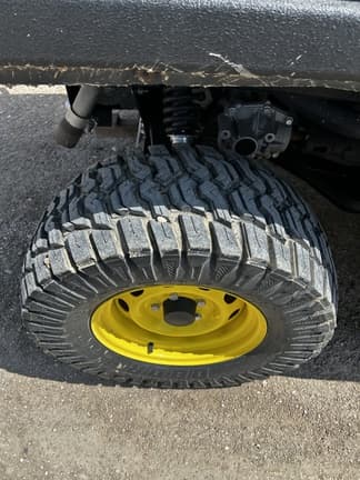 Image of John Deere XUV 835M equipment image 4