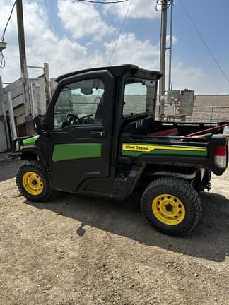 Image of John Deere XUV 835M equipment image 1