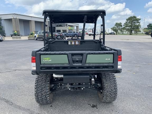 Image of John Deere XUV 835M equipment image 3